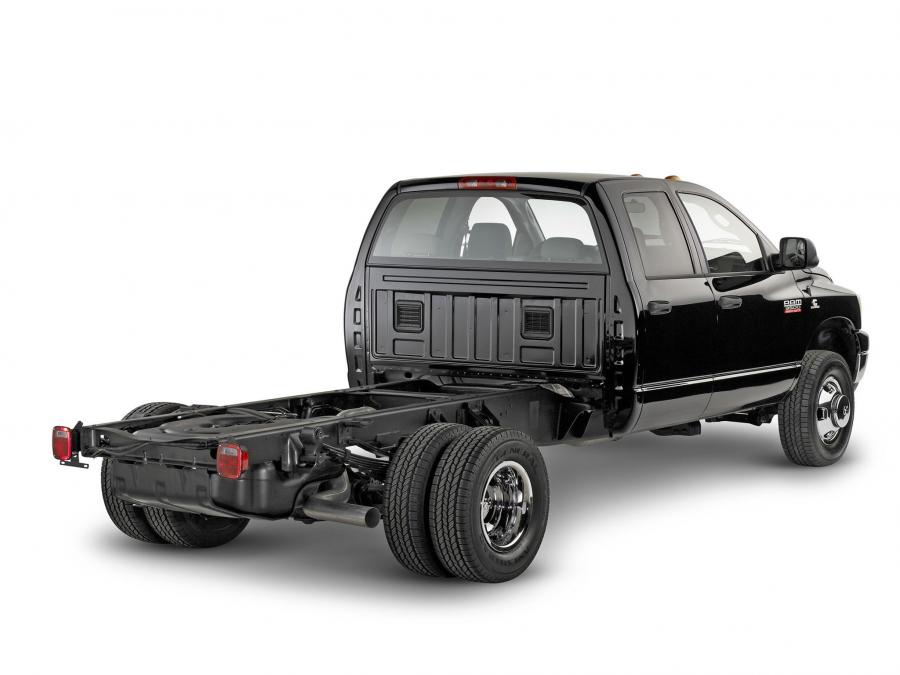  Dodge Ram 3500 Chassis Quad Cab 2006 года  (фото 2 из 4)